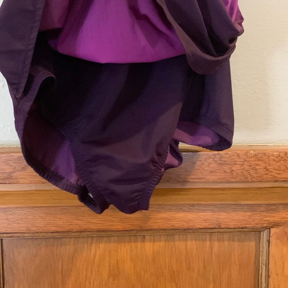 Lands End slimming 1 Piece swimsuit - Picture 3 of 7